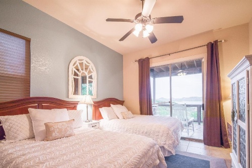 Bella'S Cove Home image 44